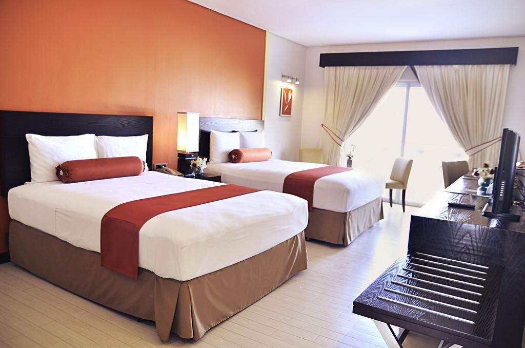 ทันเดอร์เบิร์ด รีสอร์ท - โพโีร พอยท์ San Fernando City  ภายนอก รูปภาพ