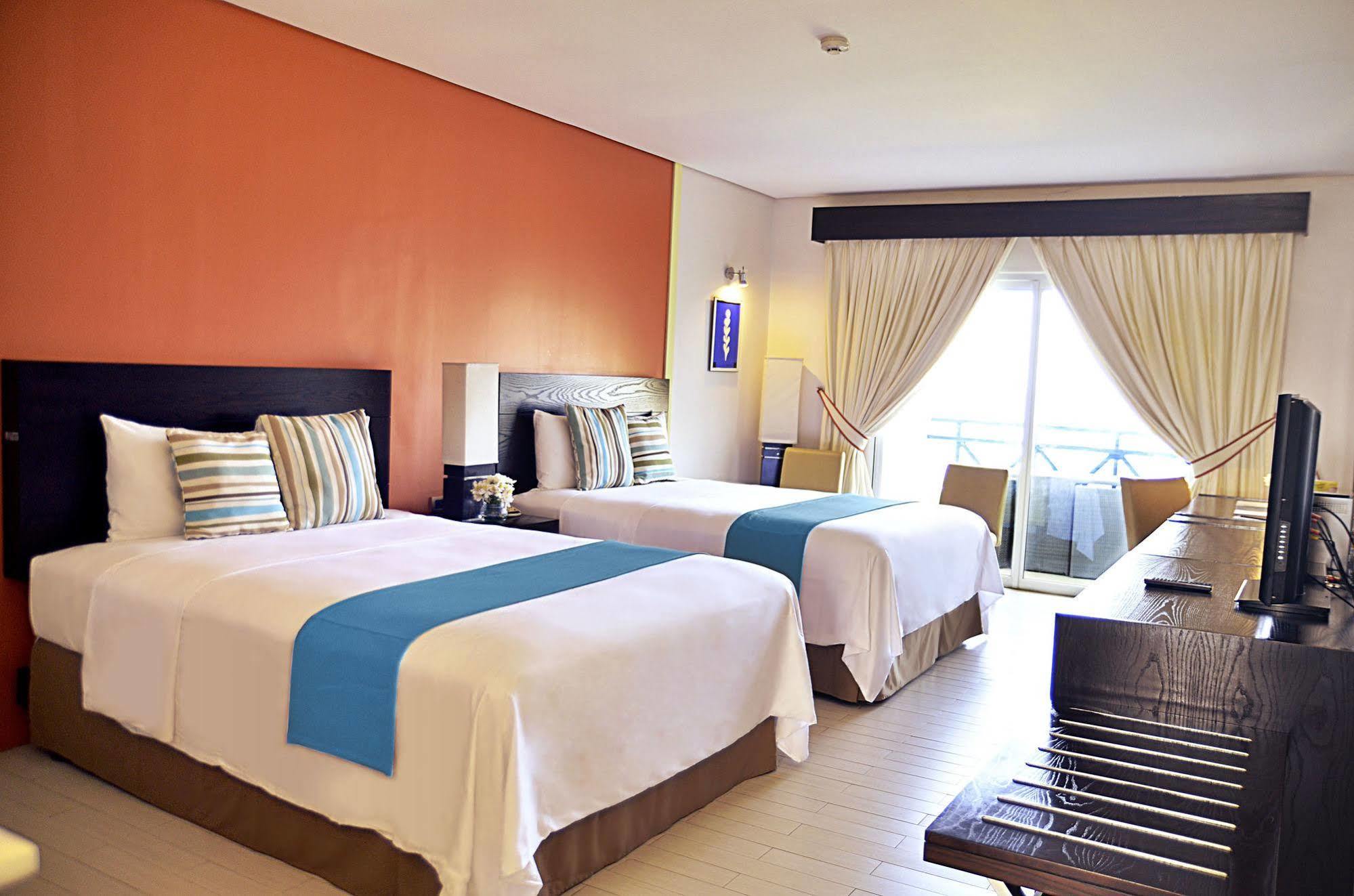 ทันเดอร์เบิร์ด รีสอร์ท - โพโีร พอยท์ San Fernando City  ภายนอก รูปภาพ