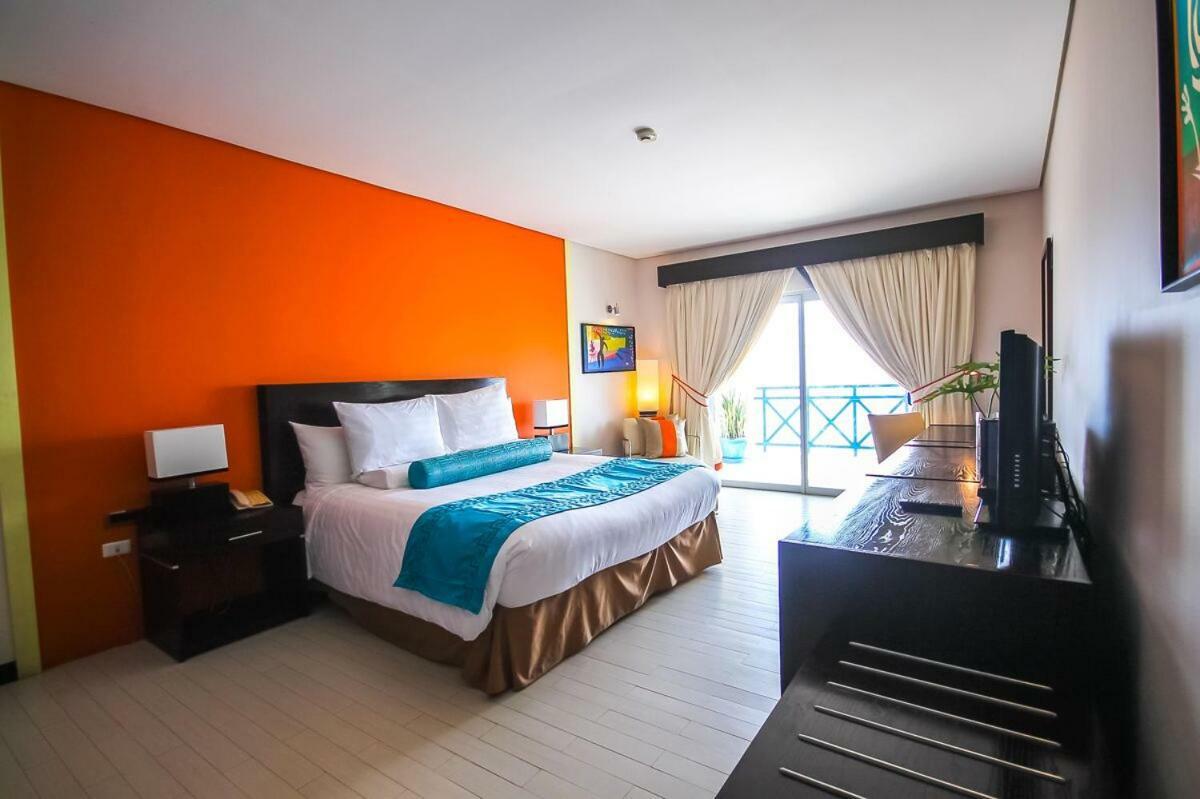 ทันเดอร์เบิร์ด รีสอร์ท - โพโีร พอยท์ San Fernando City  ภายนอก รูปภาพ